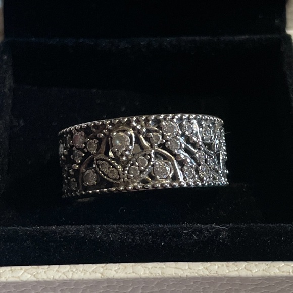 Authentic Pandora Shimmering Leaves Silver CZ Ring size 8.5 - Picture 3 of 4